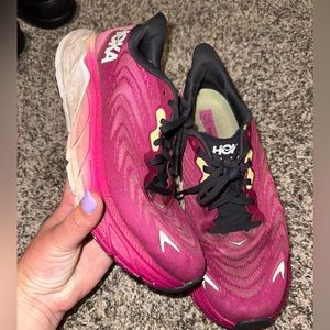 Hoka Arahi 6 women’s size 9